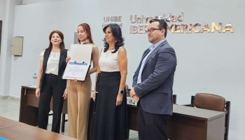 Egresada de Psicopedagogía recibe mención de honor en concurso nacional de jóvenes investigadores