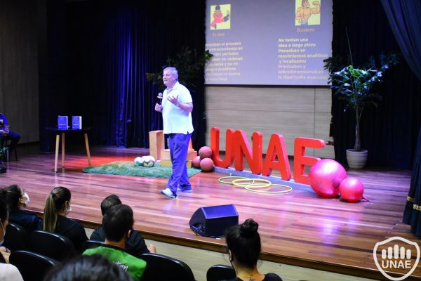 05-8-hdtv-1080-unaeA2F1FB00-3F6B-E8B3-1A2E-25F8E452ACE8.jpg