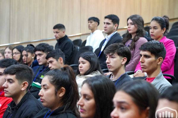 congreso-educacion-fisica-deporte-y-salud-668387562-D223-A8C9-5C6C-C44CDA55B611.jpg