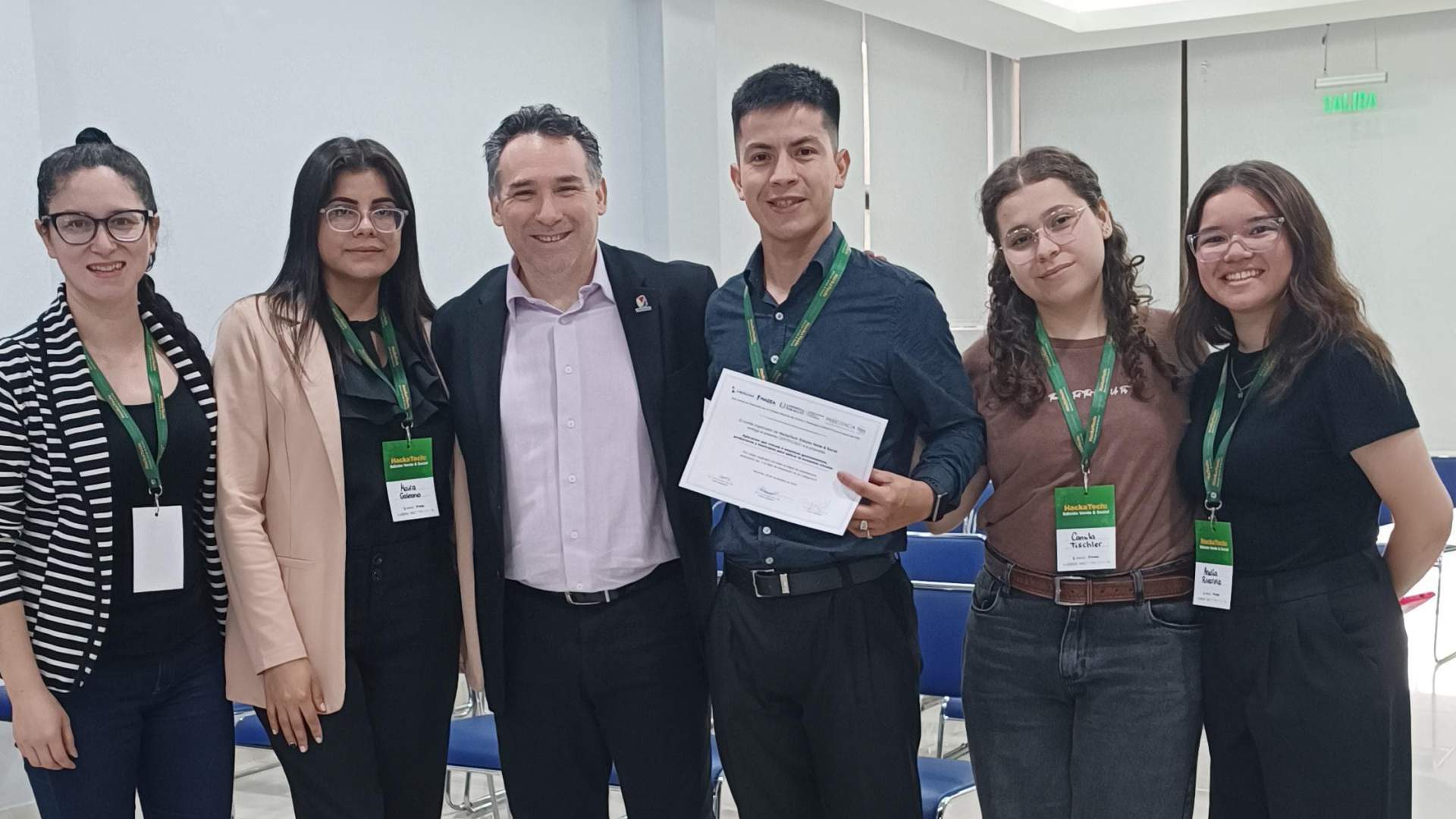 Desde FACEM y FACAT, estudiantes de UNAE se encuentran participando en evento sobre innovación y tecnología