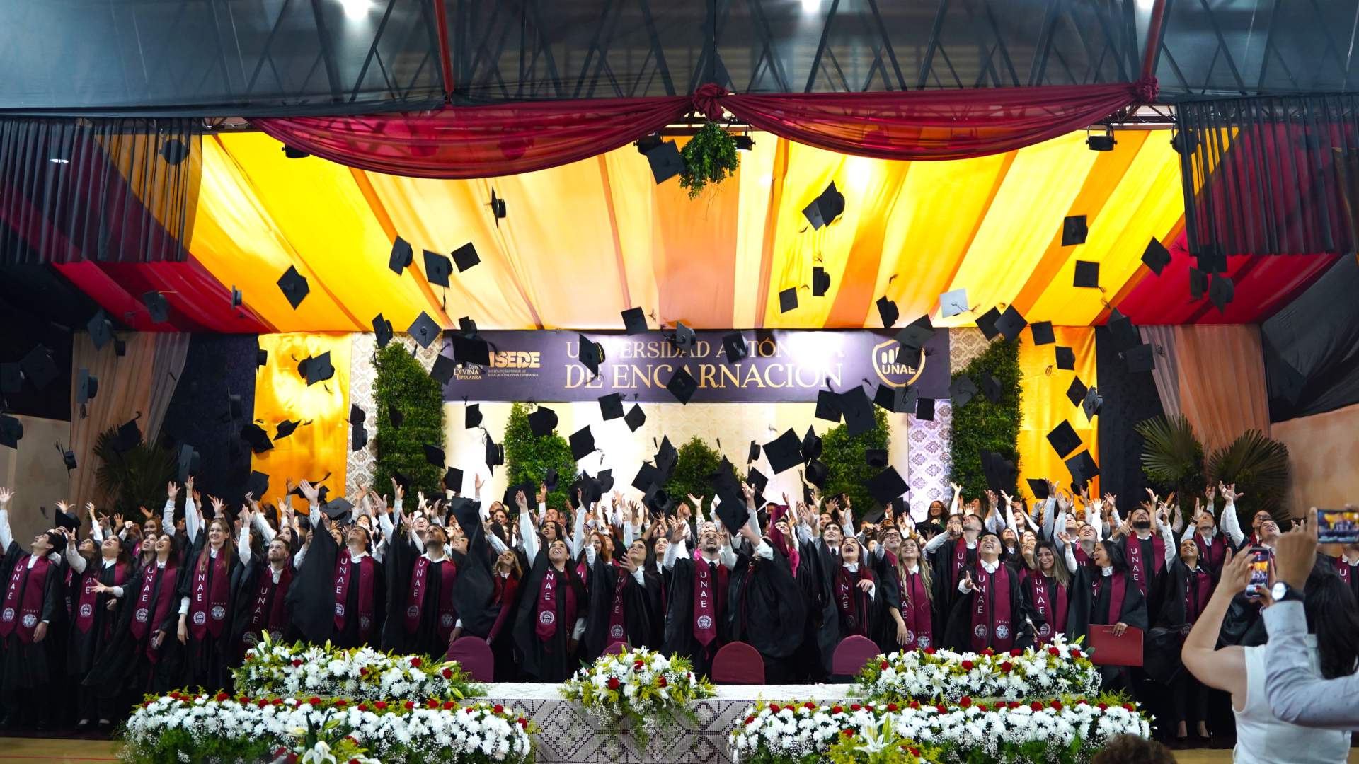 Emotiva Ceremonia de Graduación de FACAT, FCJHS e ISEDE en la UNAE