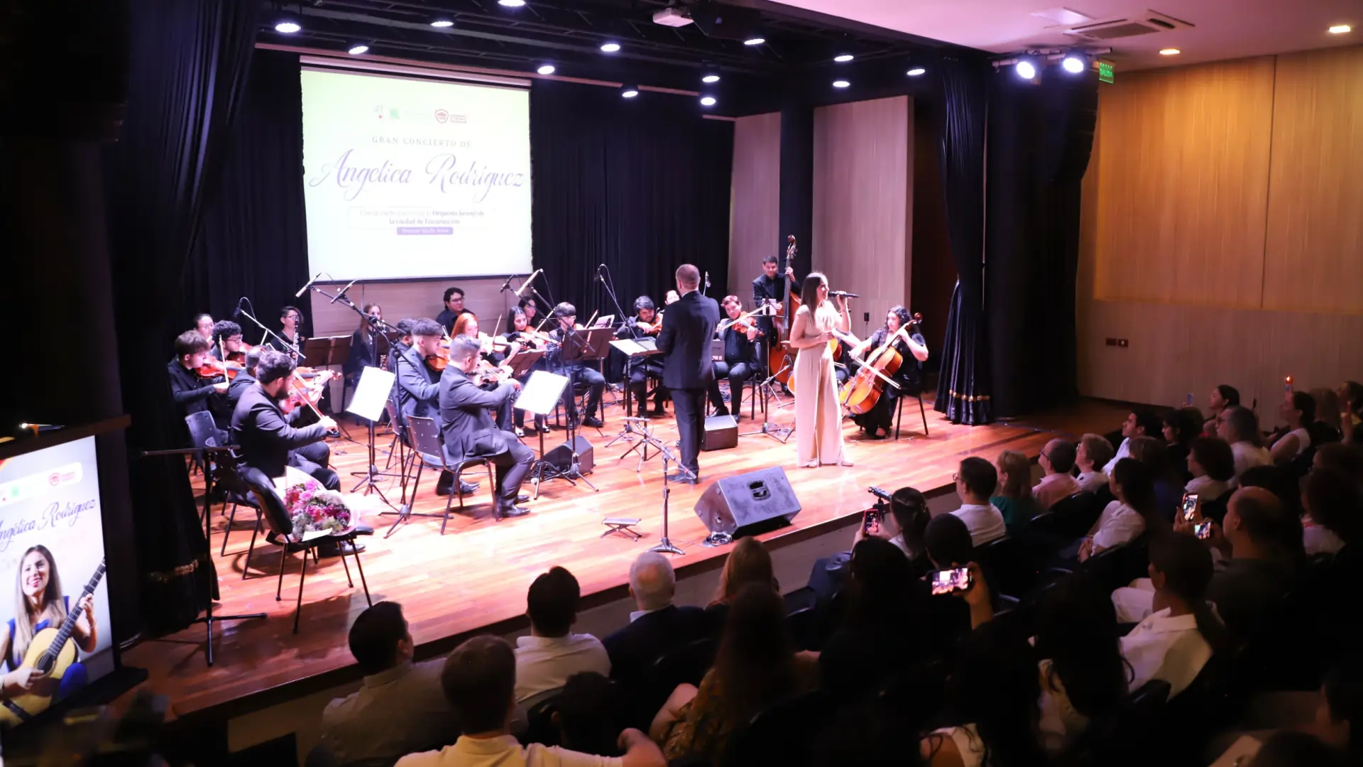 La UNAE cerró su Agenda Cultural con un concierto de Angélica Rodríguez, artista encarnacena de proyección internacional