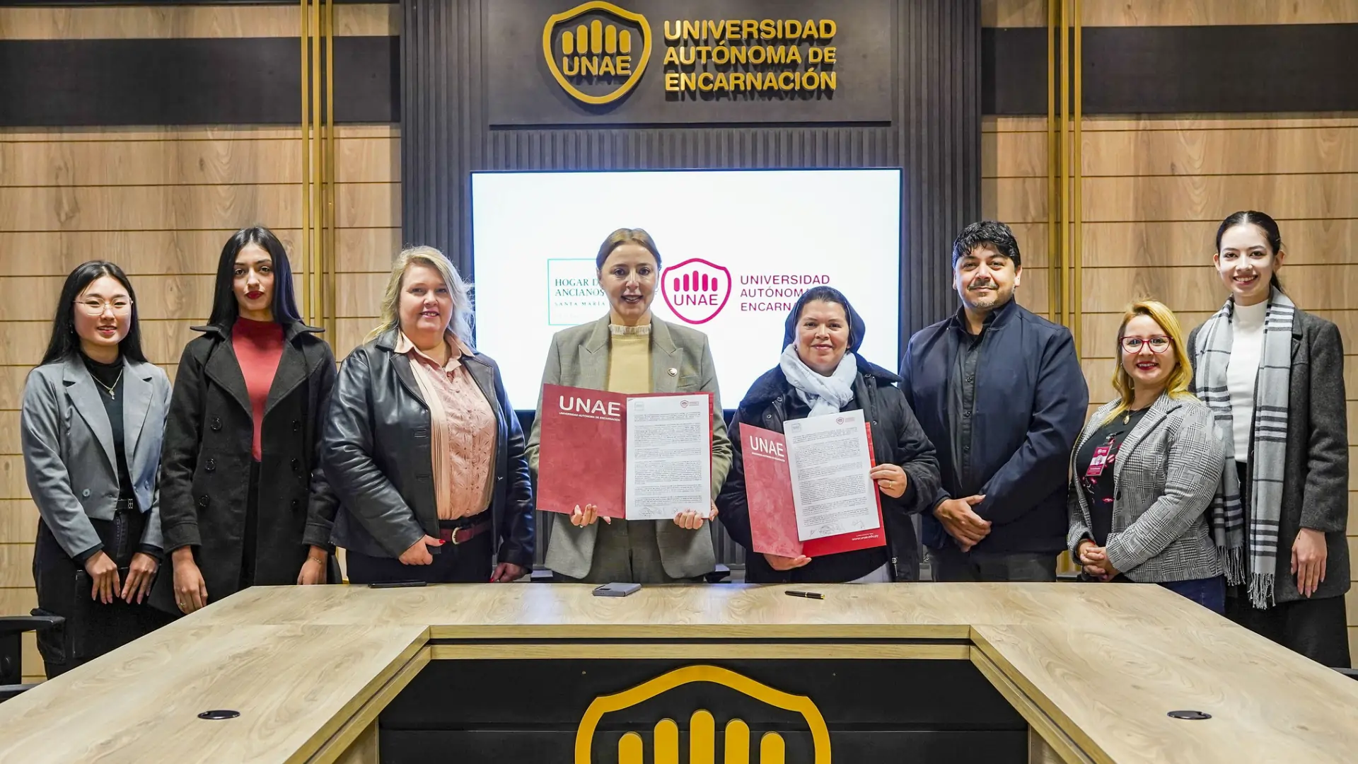 Convenio de Cooperación Interinstitucional entre la UNAE, la Congregación de las Hermanas Salesianas del Sagrado Corazón de Jesús y el Hogar de Ancianos Santa María de Encarnación
