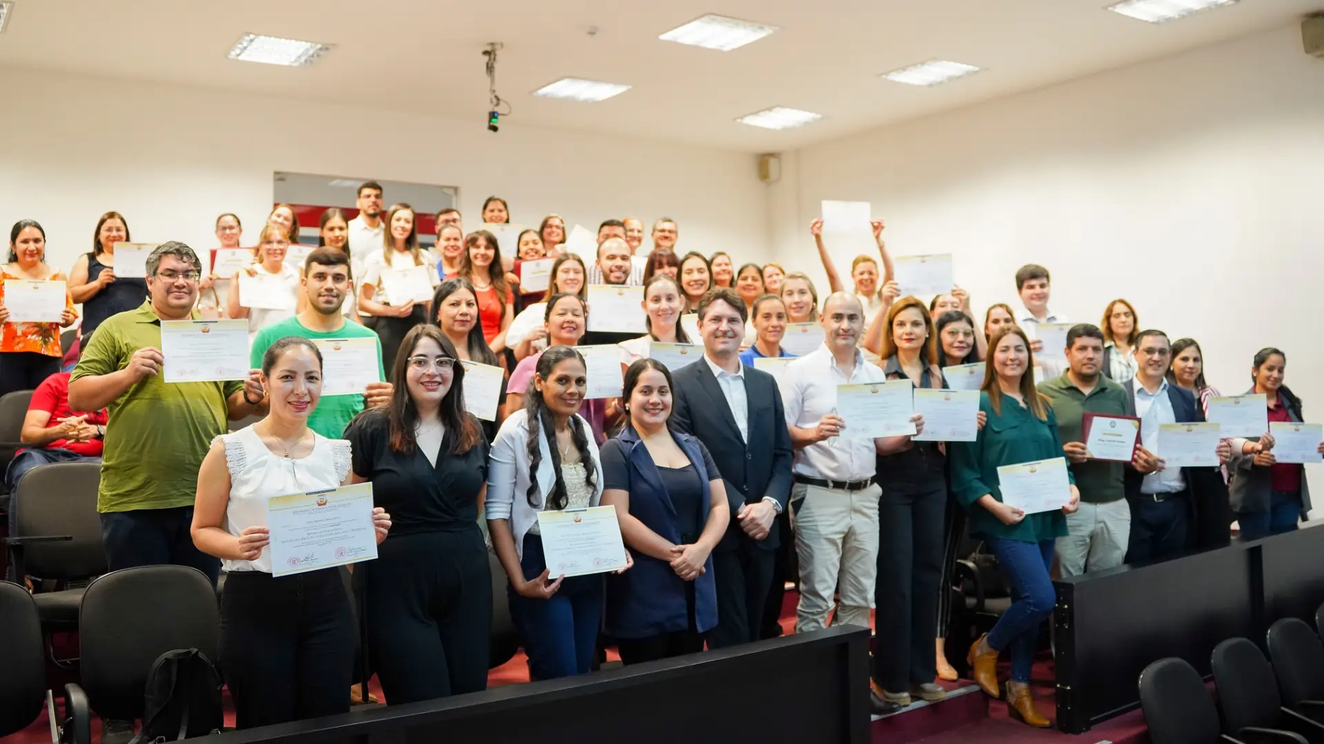 UNAE culmina el Diplomado Internacional en Metodología Didáctica y Vinculación Educativa