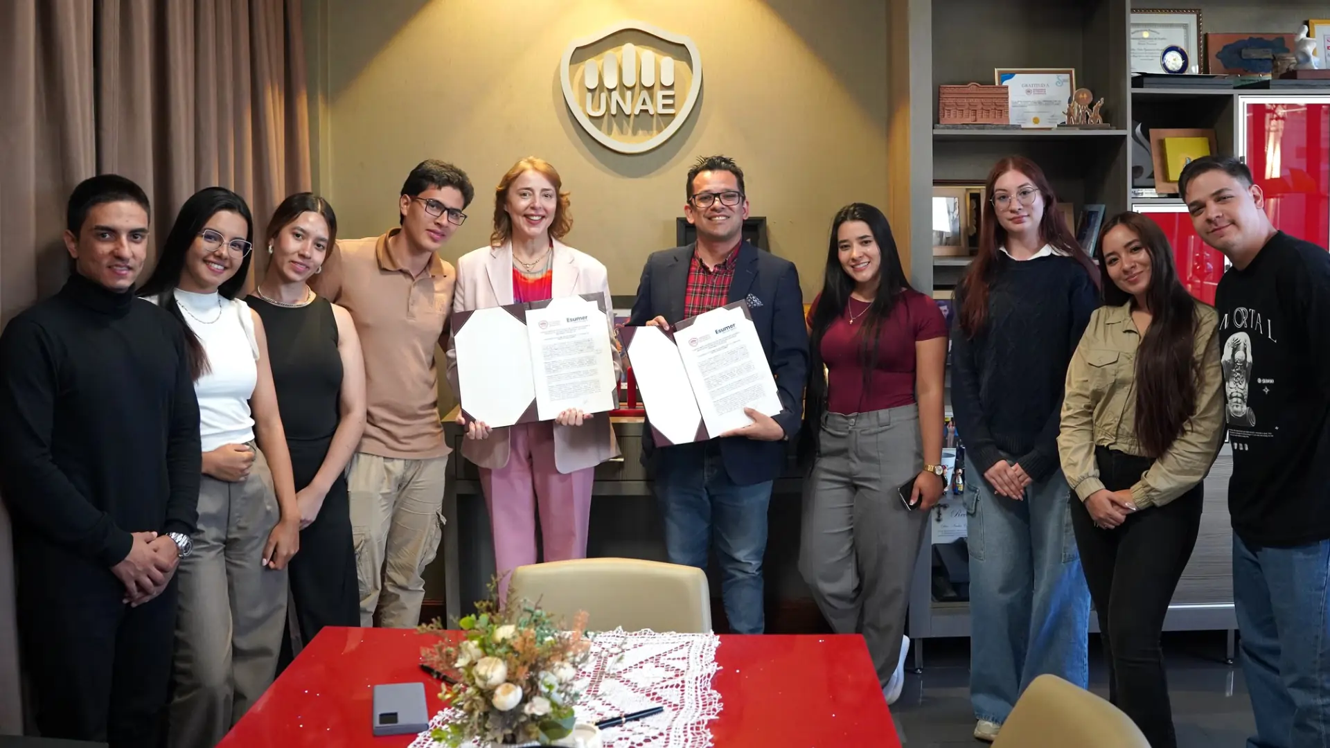 UNAE y Institución Universitaria ESUMER de Medellín - Colombia, fortalecen lazos internacionales de cooperación académica, en el marco de la Semana Internacional UNAE 2025