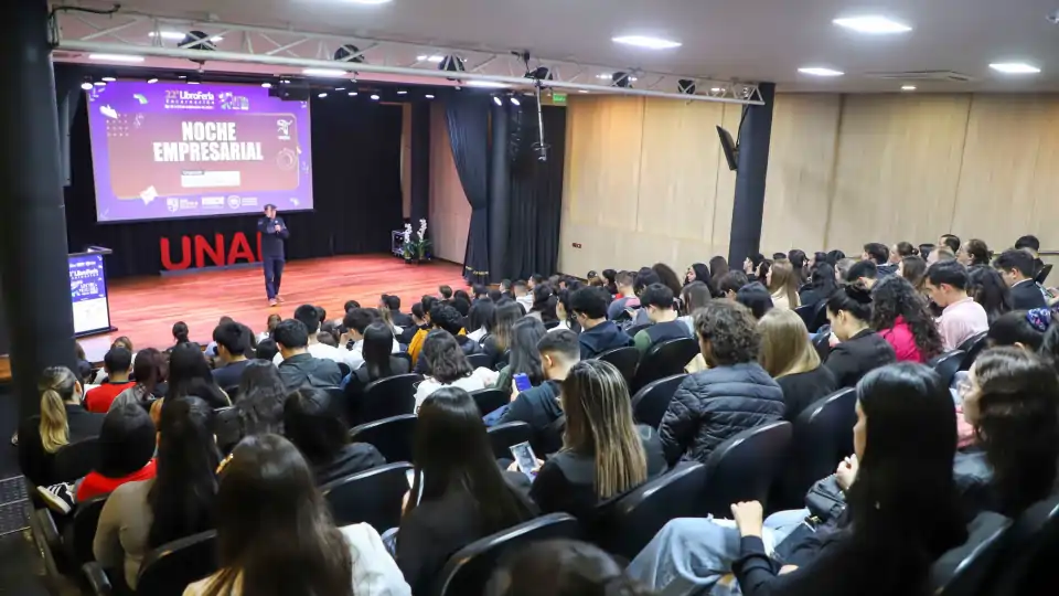 Noche Empresarial reunió a estudiantes y referentes del ámbito empresarial en el marco de la 22.ª Libroferia Encarnación
