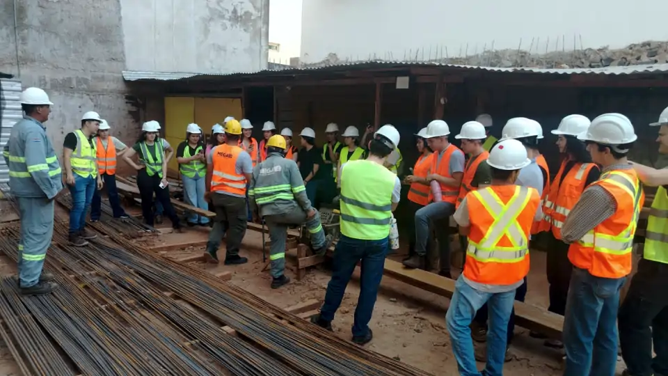 Visita a Obra: estudiantes de Arquitectura fortalecieron sus conocimientos sobre gestión y procesos constructivos